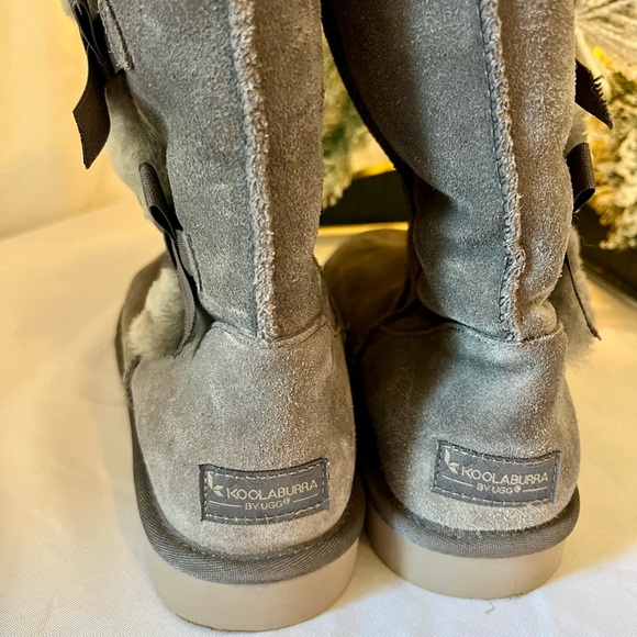 UGG Gray Bow Boots - Picture 2 of 4